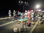 Wyprzedzał kilka pojazdów, czołowo zderzył się z ciężarówką