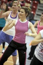 Prawie 200 osób zatańczyło zumbę, by pomóc potrzebującym