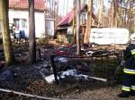 W Turawie spłonęła altana i przyczepa kempingowa