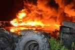 Ogromny pożar składowiska opon w Buszycach