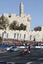 Stunter13 podbija świat motocyklowymi ewolucjami