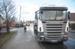 Wypadek na ul. Oświęcimskiej. Ciężarówka najechała na citroena.