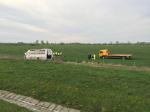 W autokarze jadącym autostradą wystrzeliła opona. 4 osoby w szpitalu.