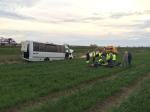 W autokarze jadącym autostradą wystrzeliła opona. 4 osoby w szpitalu.