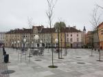 Mały Rynek się zmienia. Pojawiły się ławki, zazieleniły się drzewa.