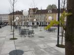 Mały Rynek się zmienia. Pojawiły się ławki, zazieleniły się drzewa.