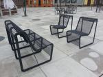 Mały Rynek się zmienia. Pojawiły się ławki, zazieleniły się drzewa.