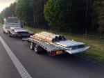 Bus spłonął po zderzeniu z lawetą na autostradzie A4