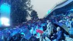 W strugach deszczu ruszył 52. Krajowy Festiwal Piosenki Polskiej
