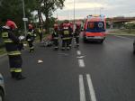 Zderzenie samochodu z motorowerem. Ranny 59-latek. 