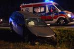 Opel wjechał do rowu w lesie pod Dąbrową
