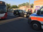 Trzy osoby ranne po zderzeniu volkswagena z autobusem MZK