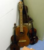 Szable, miecze i obrazy padły łupem złodziei