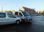 Policyjny radiowóz zderzył się na skrzyżowaniu z citroenem