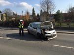 Wyprzedzał samochód, uderzył w ogrodzenie