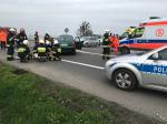 Trzy auta zderzyły się na "grzybku". Cztery osoby ranne.