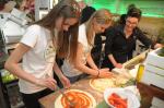 Kandydatki na Miss Opolszczyzny uczyły się przyrządzać pizzę
