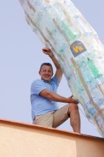 Uczniowie PSP 5 zbudowali Wieżę Piastowską z 1300 butelek