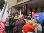 Nauczyciele manifestowali pod Urzędem Wojewódzkim