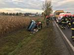 Małżeństwo z dwójką dzieci trafiło do szpitala po dachowaniu