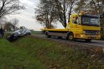 Kierowca audi jechał zbyt szybko, zakończył podróż na drzewie