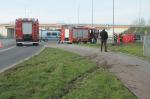 Tragiczny wypadek na Zaodrzu. Kierowca wypadł z samochodu.