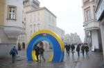Brama Jubileuszowa liczy Opolan przechodzących przez rynek
