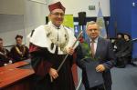Nowy profesor honorowy i doktorzy na PO