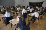 Maturzyści rozpoczęli egzamin dojrzałości. Dziś język polski. 