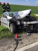 Opel wjechał w traktor, dwie osoby ranne