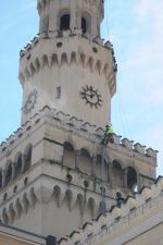 Czas na umycie ratuszowej wieży 