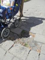 Drogowa udręka w Lewinie Brzeskim. Mieszkańcy walczą o remont