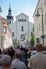 Tłumy Opolan na procesji Bożego Ciała