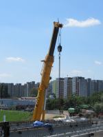 Most na Niemodlińskiej. Dwie belki połączyły brzegi