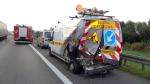Zasnął za kierownicą, uderzył w samochód obsługi autostrady