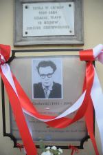 Arkadiusz Wiśniewski uroczyście odsłonił tablicę Jerzego Grotowskiego