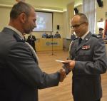 Nowi policjanci zaprzysiężeni, doświadczeni uhonorowani