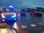 Dwa pojazdy zderzyły się na Alei Solidarności w Opolu, są ranni.