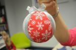 Jak samodzielnie wykonać choinkową bombkę?