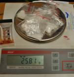 Mefedron i matamfetamina w mieszkaniu 34 latka