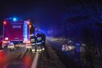 Kolejne auto wypadło z drogi. Jedna osoba ranna w Dąbrowie