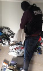 Handlował nielegalną odzieżą i perfumami