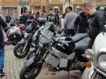 Setki motocyklistów tradycyjnie podzieliło się jajeczkiem na opolskim rynku