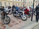 Setki motocyklistów tradycyjnie podzieliło się jajeczkiem na opolskim rynku