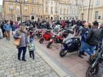 Setki motocyklistów tradycyjnie podzieliło się jajeczkiem na opolskim rynku