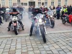 Setki motocyklistów tradycyjnie podzieliło się jajeczkiem na opolskim rynku