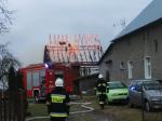 W Ziemiełowicach doszczętnie spłonęła stodoła. Straż zapobiegła rozprzestrzenieniu się ognia