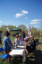 Opolanie wspólnie sadzą drzewa przy kąpielisku Bolko