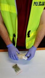 Narkotyki trzymała w szafie