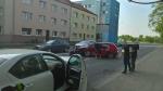 Czołowe zderzenie w centrum. Dwaj kierowcy ranni
